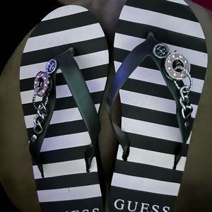 Guess flip flops